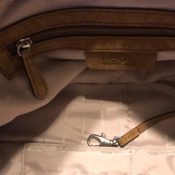 Michael Kors purse - Picture 6 of 8